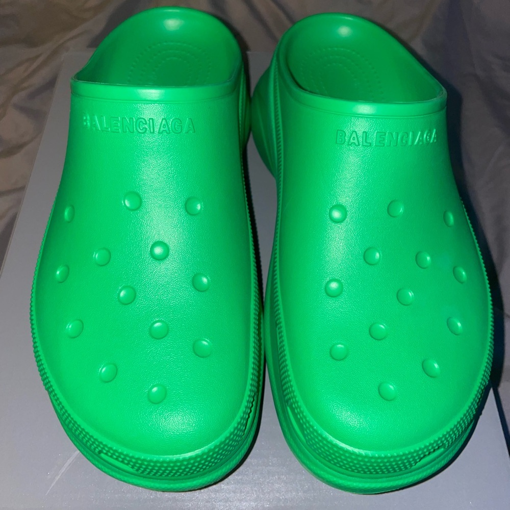 Balenciaga Vibrant Green Slippers size 40